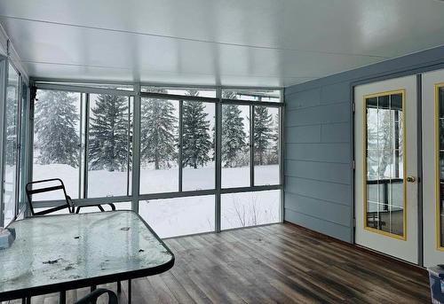 Alexander, Manitoba - Indoor Photo Showing Other Room