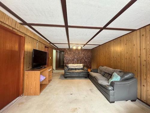 Alexander, Manitoba - Indoor Photo Showing Other Room