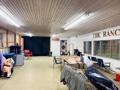 Alexander, Manitoba - Indoor Photo Showing Other Room