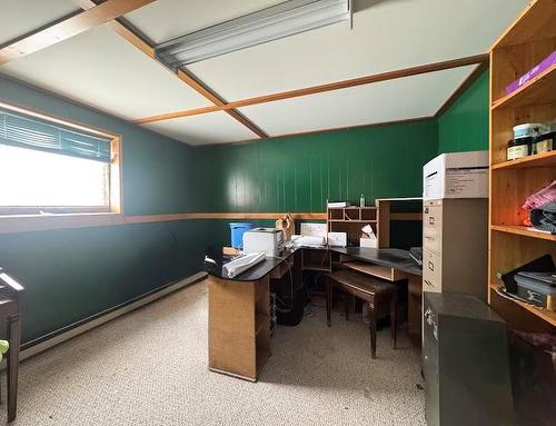 Alexander, Manitoba - Indoor With Fireplace