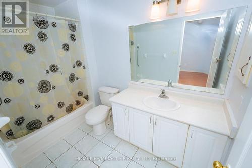 16 Dunure Crescent, Brampton, ON - Indoor Photo Showing Bathroom