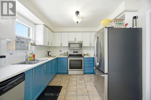 44 Carruthers Crescent, Barrie, ON - Indoor Photo Showing Kitchen With Double Sink