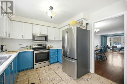44 Carruthers Crescent, Barrie, ON - Indoor Photo Showing Kitchen