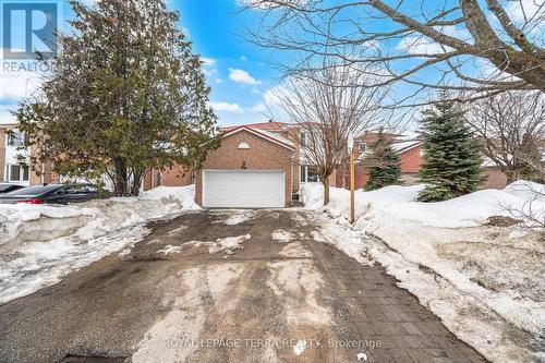44 Carruthers Crescent, Barrie, ON - Outdoor