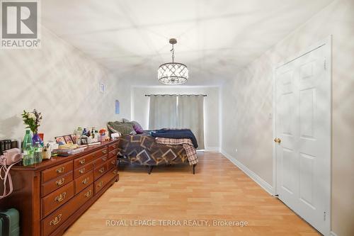 44 Carruthers Crescent, Barrie, ON - Indoor Photo Showing Bedroom