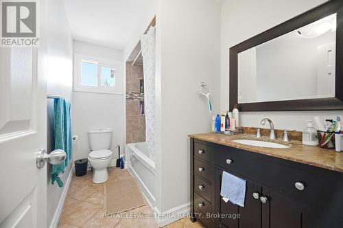 44 Carruthers Crescent, Barrie, ON - Indoor Photo Showing Bathroom