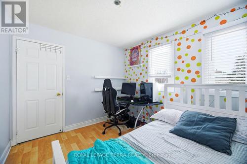 44 Carruthers Crescent, Barrie, ON - Indoor Photo Showing Bedroom