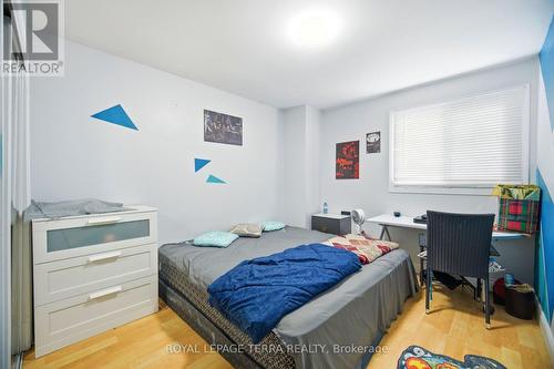 44 Carruthers Crescent, Barrie, ON - Indoor Photo Showing Bedroom
