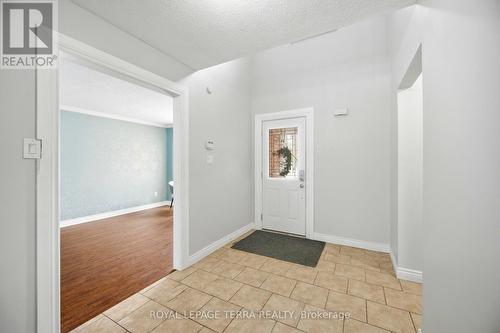 44 Carruthers Crescent, Barrie, ON - Indoor Photo Showing Other Room