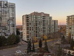 905 - 3 PEMBERTON AVENUE  Toronto, ON M2M 4M1
