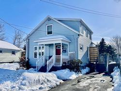 106 Maple Avenue  Glace Bay, NS B1A 2H8