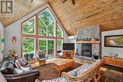 Family room with Fireplace insert - 