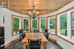 Dining area - 