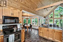 Kitchen and dining area - 