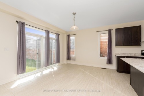 4516 Eclipse Way, Niagara Falls, ON - Indoor Photo Showing Kitchen