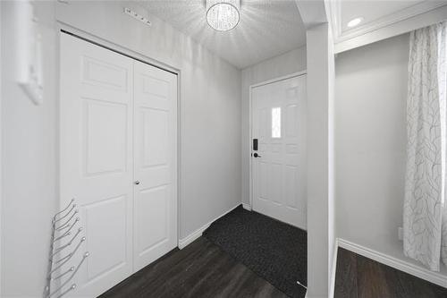 54 Lochmoor Ave, Winnipeg, MB 