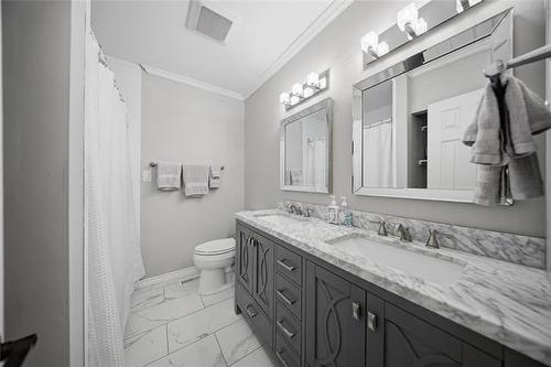 54 Lochmoor Ave, Winnipeg, MB 