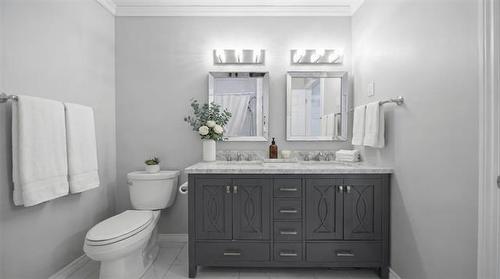 54 Lochmoor Ave, Winnipeg, MB 