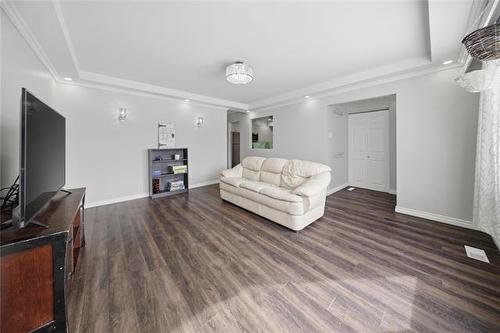 54 Lochmoor Ave, Winnipeg, MB 