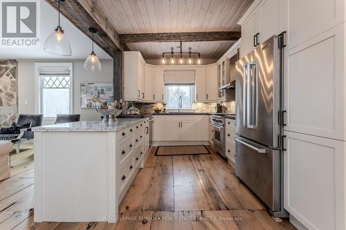6306 Mcniven Road, Burlington, ON - Indoor Photo Showing Kitchen With Upgraded Kitchen