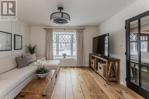 6306 Mcniven Road, Burlington, ON - Indoor Photo Showing Living Room