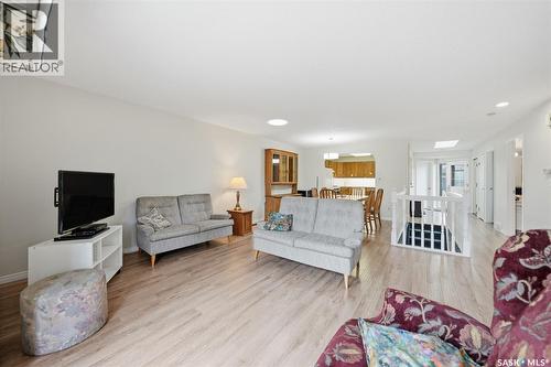 40 3415 Calder Crescent, Saskatoon, SK - Indoor Photo Showing Living Room