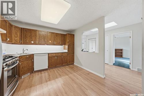 40 3415 Calder Crescent, Saskatoon, SK - Indoor Photo Showing Kitchen