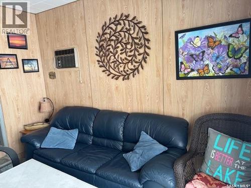 692 Aqualane Avenue, Aquadeo, SK - Indoor Photo Showing Living Room