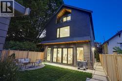 2 944 E 13 AVENUE  Vancouver, BC V5T 2L6