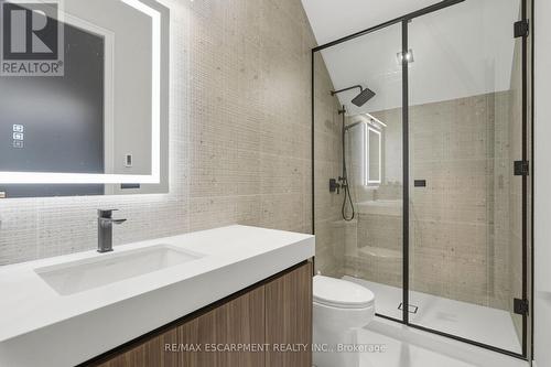 700 Montbeck Crescent, Mississauga, ON - Indoor Photo Showing Bathroom