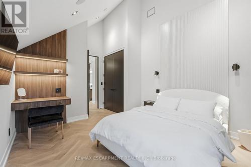 700 Montbeck Crescent, Mississauga, ON - Indoor Photo Showing Bedroom