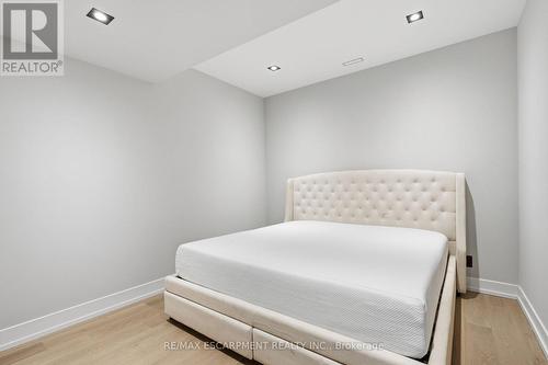 700 Montbeck Crescent, Mississauga, ON - Indoor Photo Showing Bedroom