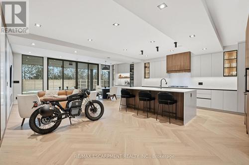 700 Montbeck Crescent, Mississauga, ON - Indoor Photo Showing Kitchen