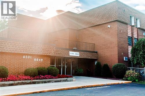 6595 THORNBERRY Unit# 2367  Windsor, ON N8T 3A6