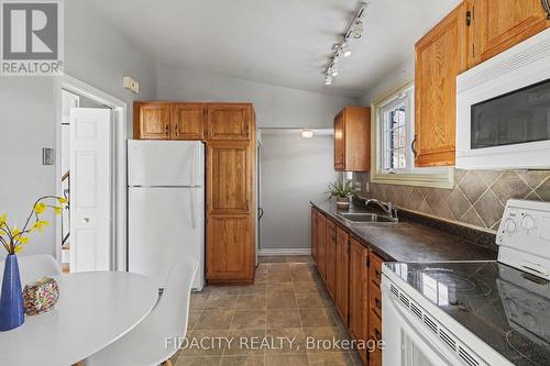 1933 Connecticut Avenue, Ottawa, ON - Indoor Photo Showing Kitchen With Double Sink
