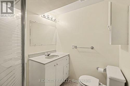 1933 Connecticut Avenue, Ottawa, ON - Indoor Photo Showing Bathroom