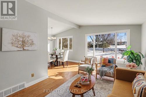 1933 Connecticut Avenue, Ottawa, ON - Indoor Photo Showing Living Room