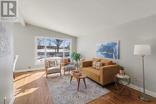 1933 Connecticut Avenue, Ottawa, ON - Indoor Photo Showing Living Room