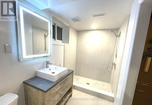 1326 Meredith Avenue, Mississauga, ON - Indoor Photo Showing Bathroom