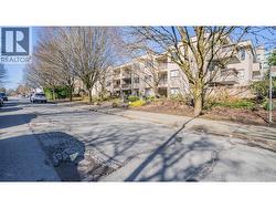 305 975 W 13TH AVENUE  Vancouver, BC V5Z 1P4