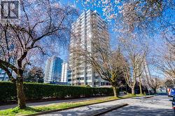 204 1740 COMOX STREET  Vancouver, BC V6G 2Z1