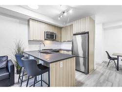 101 15628 104 AVENUE  Surrey, BC V4N 2J3