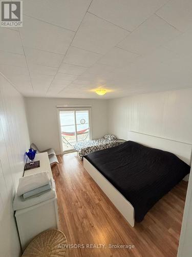 9 Bow Road, Tiny, ON - Indoor Photo Showing Bedroom