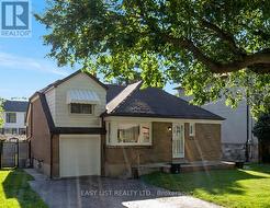 28 INVERLEIGH DRIVE  Toronto, ON M8Y 3E3