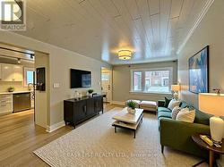 28 INVERLEIGH DRIVE Toronto, ON M8Y 3E3