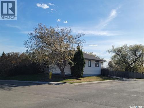 4812 Post Street, Macklin, SK - Outdoor