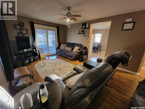 4812 Post Street, Macklin, SK - Indoor Photo Showing Living Room