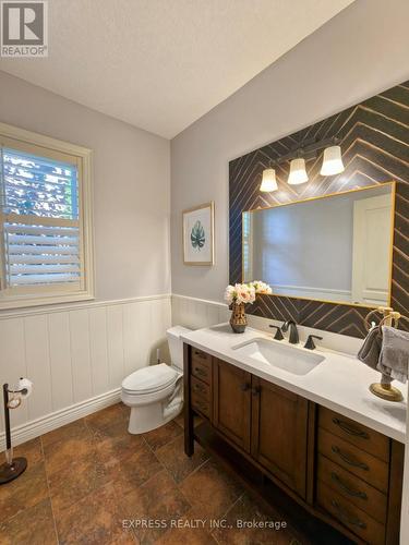 225 Terrace Wood Crescent, Kitchener, ON - Indoor Photo Showing Bathroom