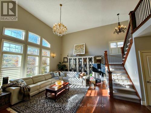 225 Terrace Wood Crescent, Kitchener, ON - Indoor Photo Showing Living Room