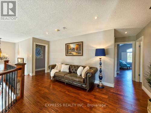 225 Terrace Wood Crescent, Kitchener, ON - Indoor Photo Showing Living Room